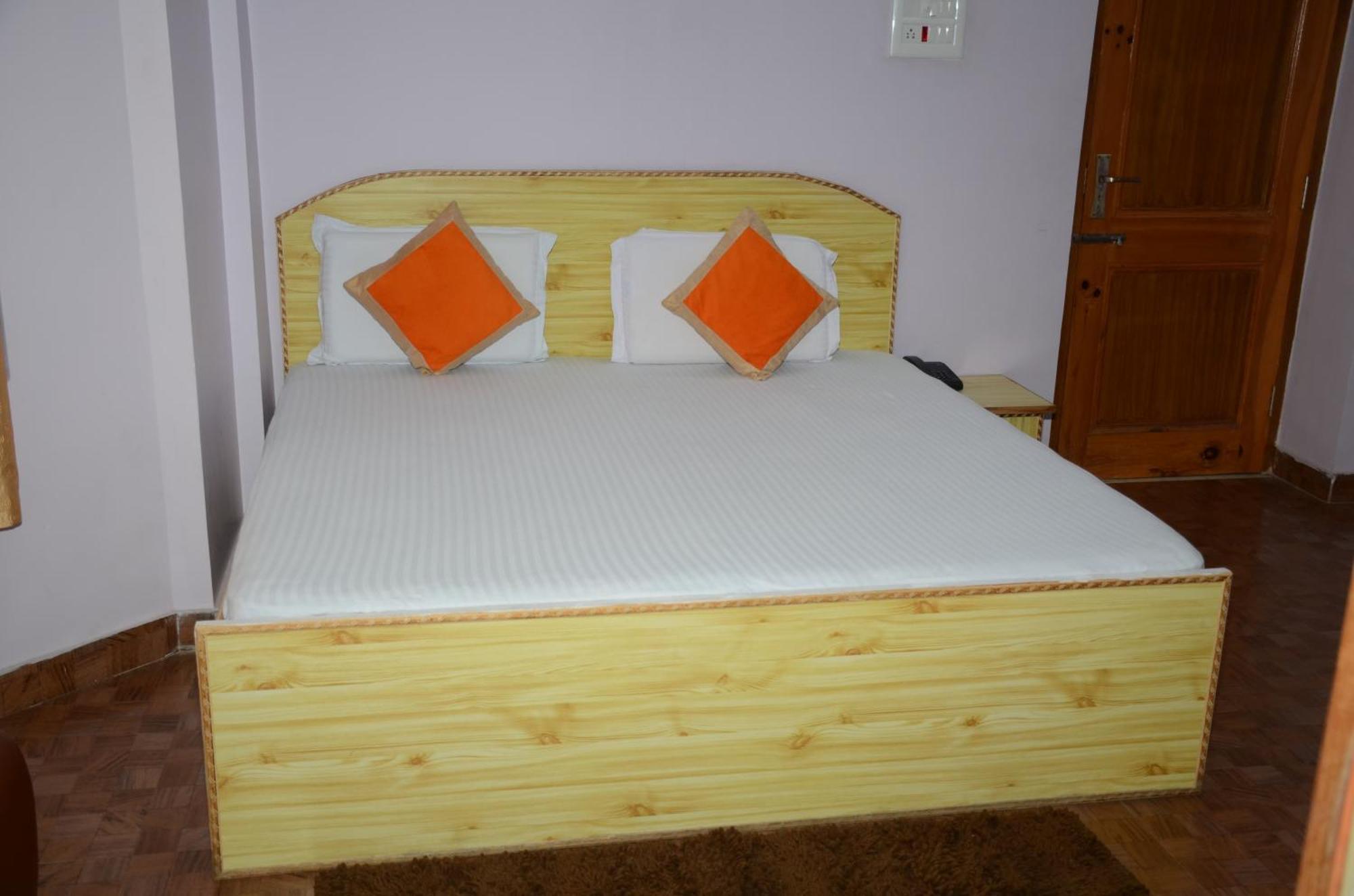 Hotel Alpine View Sarāhan Kültér fotó