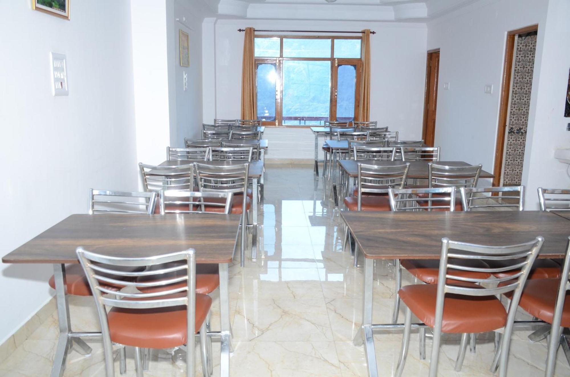 Hotel Alpine View Sarāhan Kültér fotó