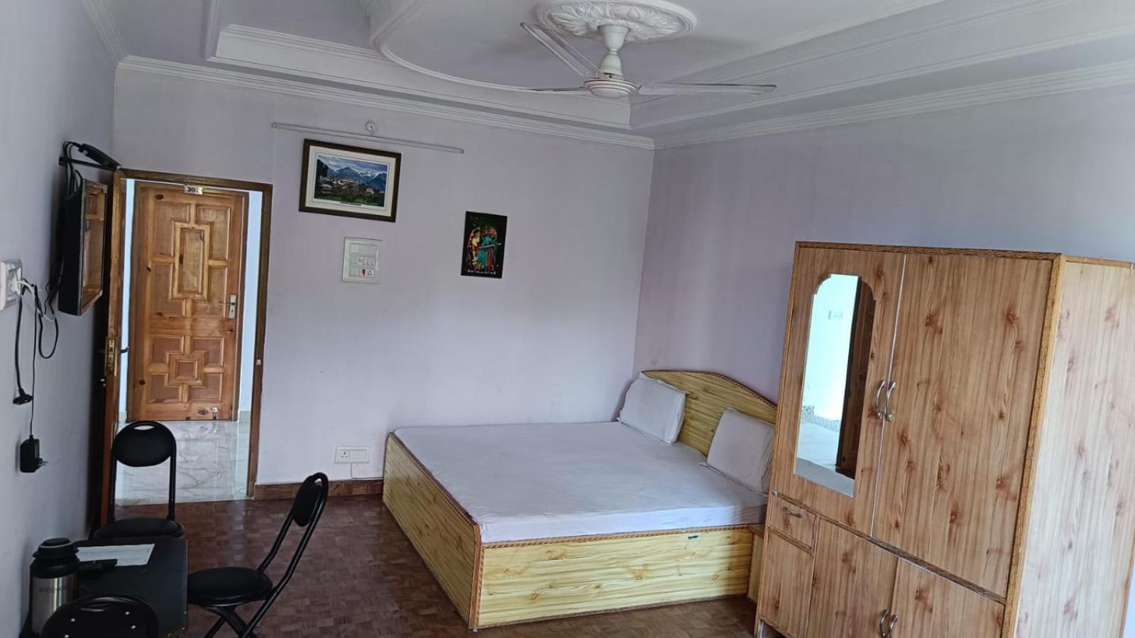 Hotel Alpine View Sarāhan Kültér fotó