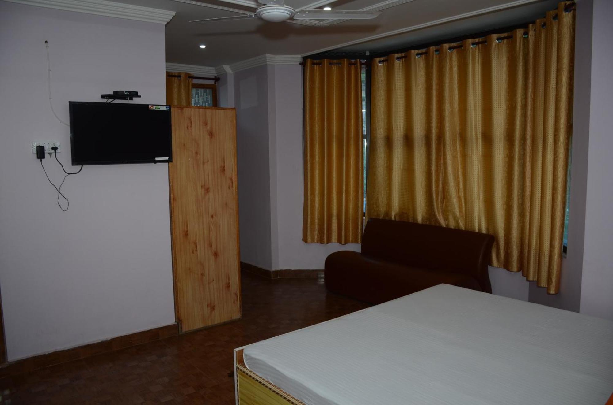 Hotel Alpine View Sarāhan Kültér fotó